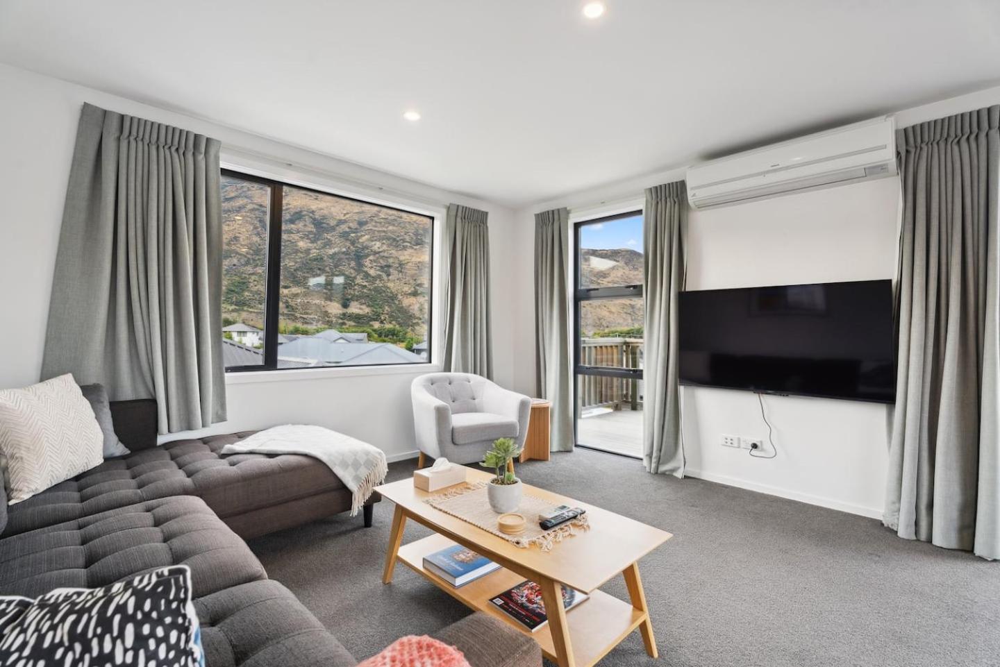 Modern Apartment With Coronet & Remarkables Views Queenstown Buitenkant foto